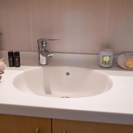Konstantina's Comfort House Apartament *