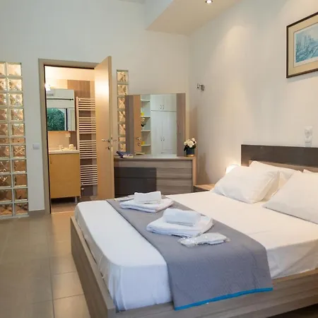Konstantina's Comfort House شقة Makrýgialos