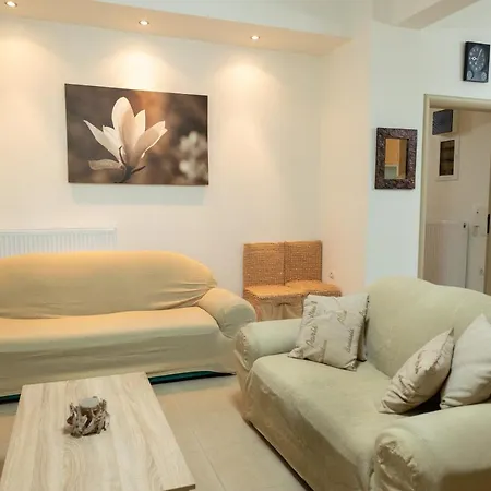 Konstantina's Comfort House شقة Makrýgialos
